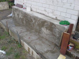 Užsimaišome betono tirštesnio, ir užlyginame paviršių.